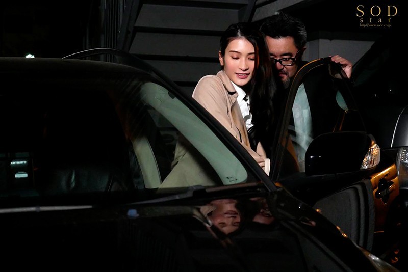 【蜗牛棋牌】好想被搞!看到继子的身体 寡妇“本庄铃”真的忍不住了!