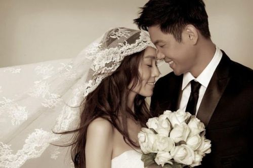 【蜗牛棋牌】范玮琪黑人形婚真相? 范范夫妻人品遭质疑