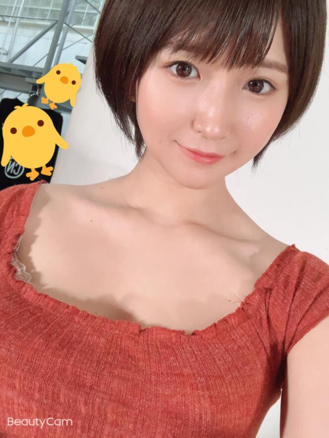 【蜗牛棋牌】深田结梨作品DASD-873介绍:美少女在暗恋的青梅竹马面前被三洞齐插了!