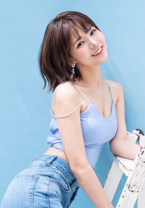 【蜗牛棋牌】本田乃夜(本田のえる,Honda-Noeru)KMHRS-045:没有自信美少女靠为爱鼓掌让自己进化!