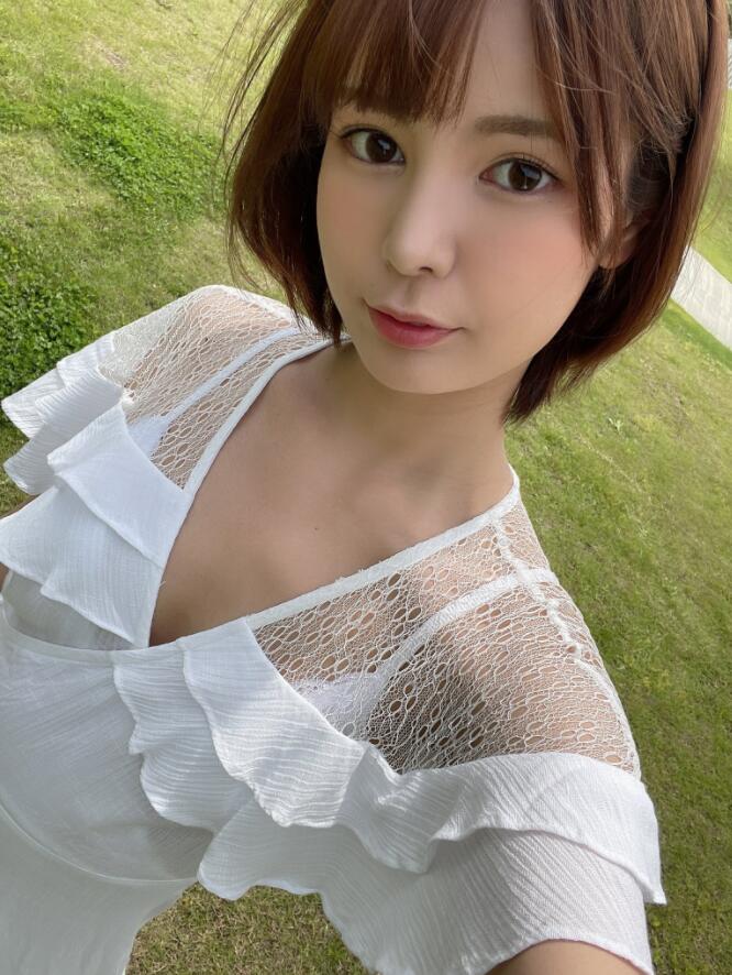 【蜗牛棋牌】本田乃夜(本田のえる,Honda-Noeru)KMHRS-045:没有自信美少女靠为爱鼓掌让自己进化!
