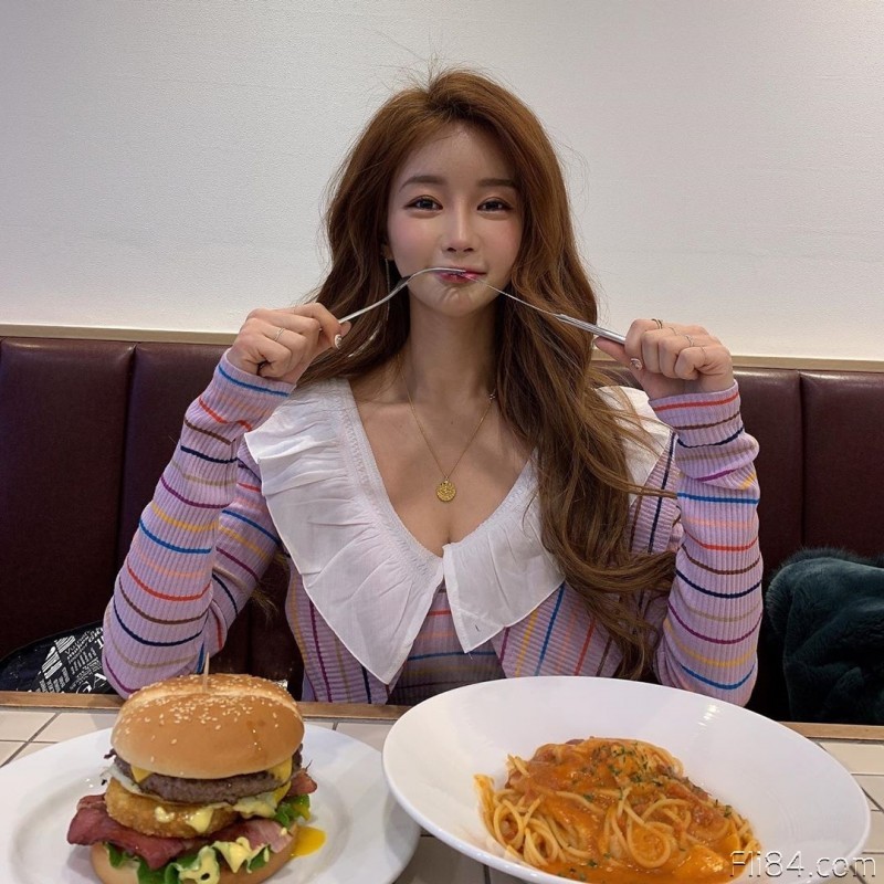 韩国健美冠军柳世菲（류세비）国宝级肉体 “水蛇曲线”让人鼻血狂喷！