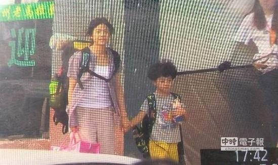 【蜗牛棋牌】陈妍希村姑打扮星味尽失 打回原型秒变路人