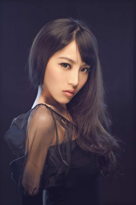 【蜗牛棋牌】蔡蝶 关爱孤残儿童爱心大使美照分享及个人资料