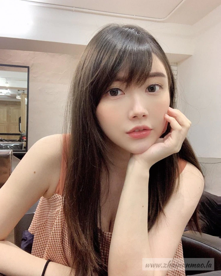 F杯的姚采辰和E杯的夏筠婷你选哪一个?