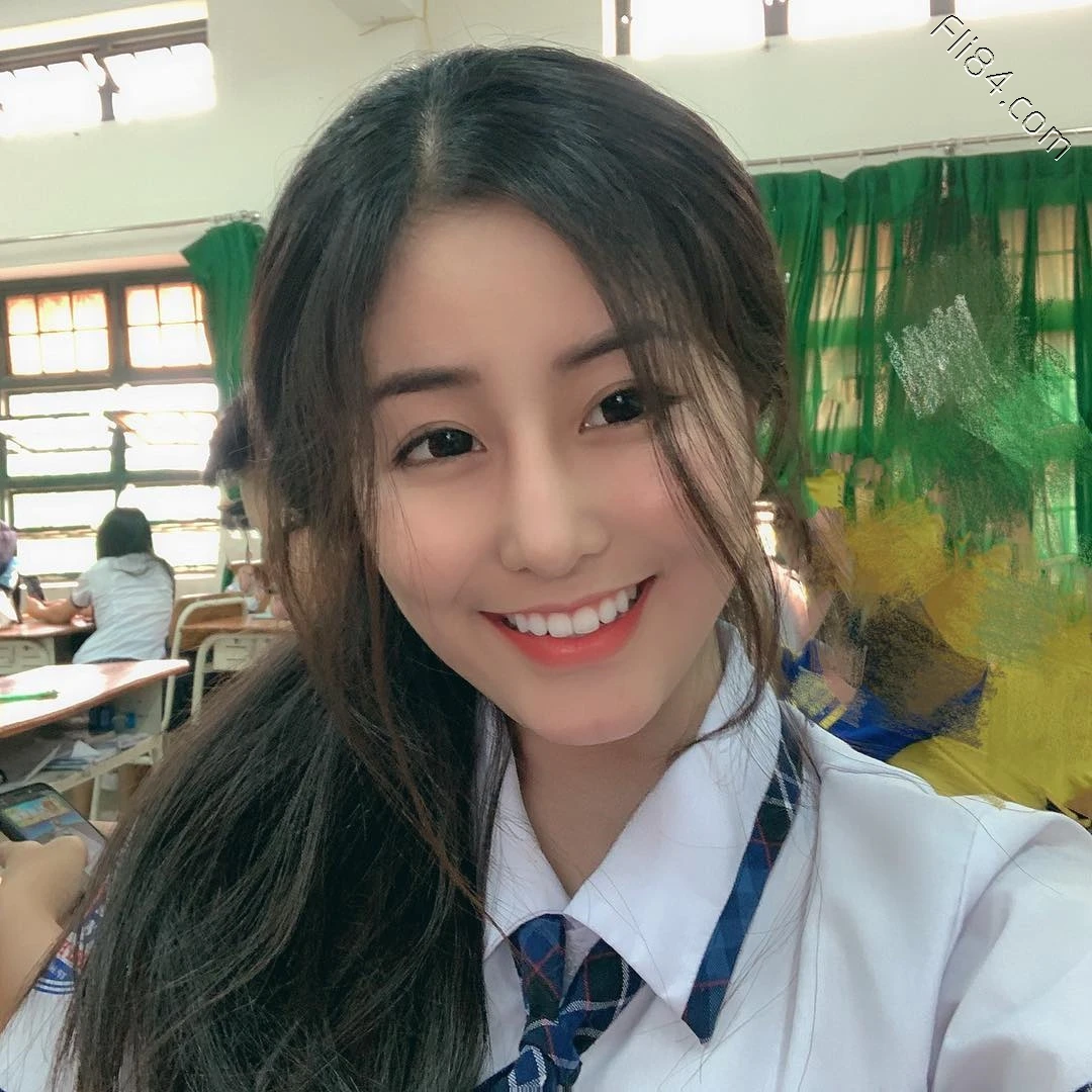 最近爆红的越南校园美女“Chin”被网友封为“0死角妹子”！