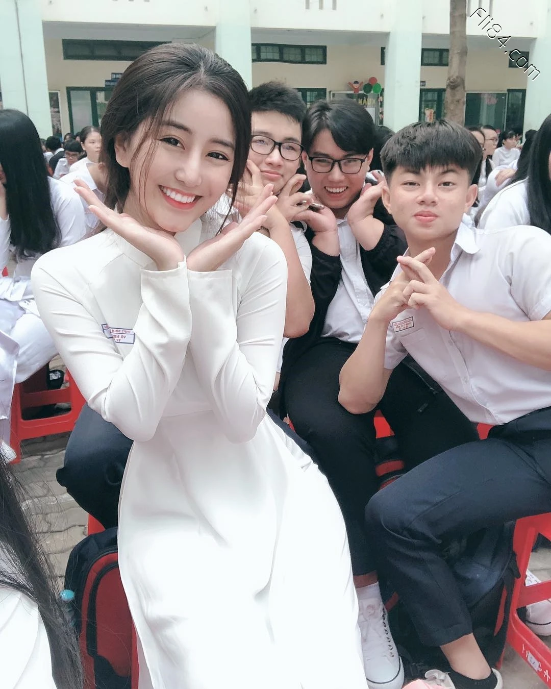 最近爆红的越南校园美女“Chin”被网友封为“0死角妹子”！