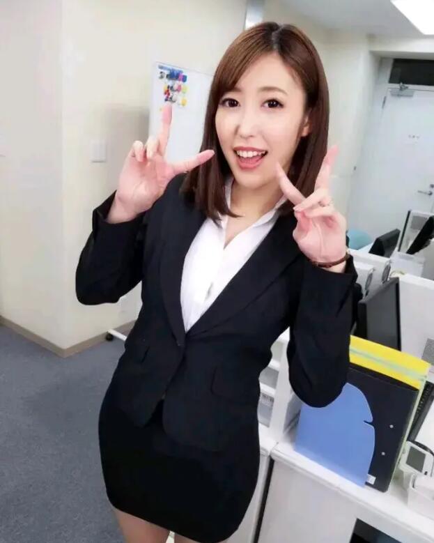 【蜗牛棋牌】水野朝阳新作品介绍:美妇勾引女婿为爱鼓掌!