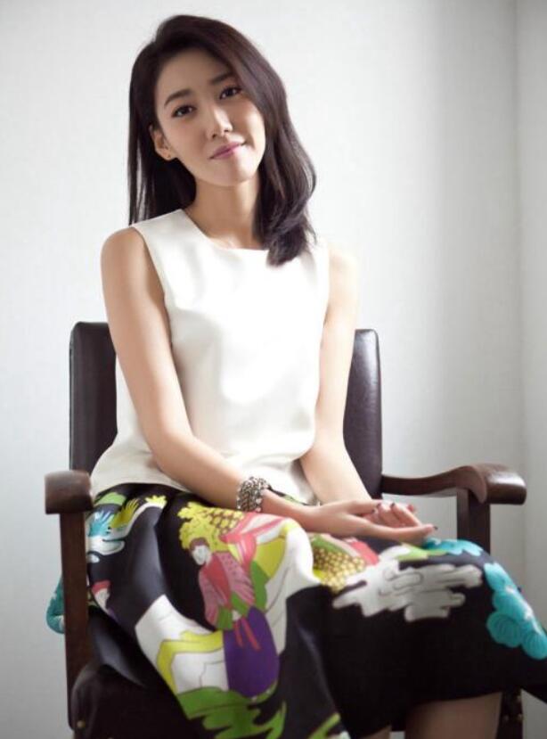 【蜗牛棋牌】高露 2011夏季电视剧互联网盛典最佳女新人美照鉴赏
