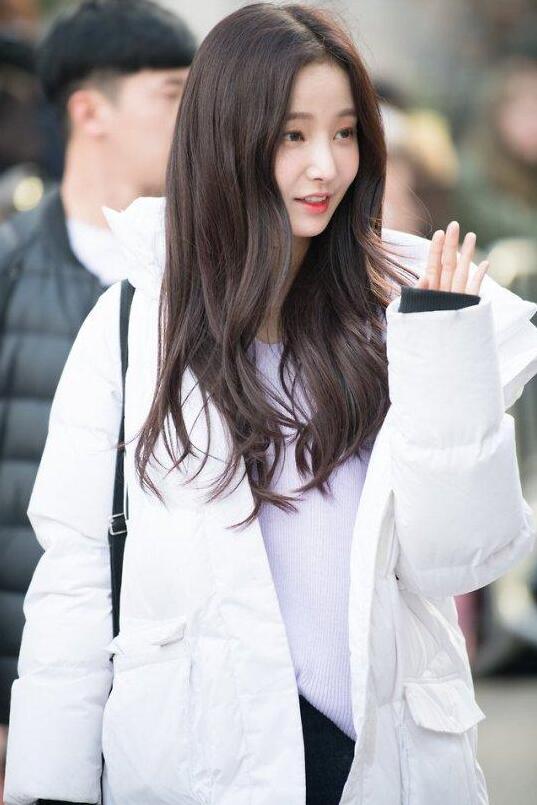 【蜗牛棋牌】YEONWOO 韩国女子组合MOMOLAND成员生活照鉴赏