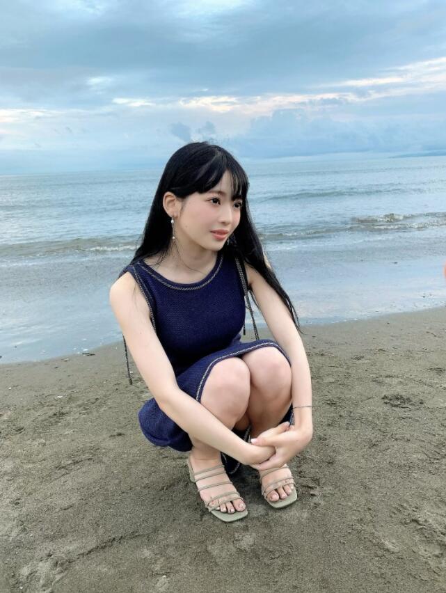 【蜗牛棋牌】槙泉奈(槙いずな)新作品介绍:母亲再婚后过世被继父强行参加放荡家族聚会!