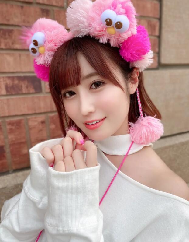 【蜗牛棋牌】藤森里穗新作品介绍:与女儿男友不伦为爱鼓掌!