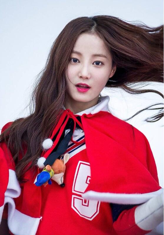 【蜗牛棋牌】YEONWOO 韩国女子组合MOMOLAND成员生活照鉴赏