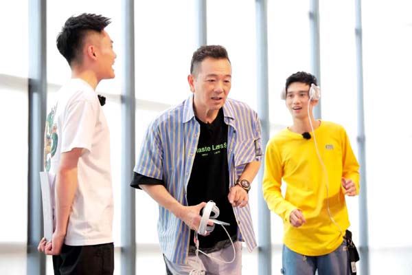 【蜗牛棋牌】《花样新世界》倪萍范明爆笑方言传声 张晨光黄子弘凡即兴小品演不停