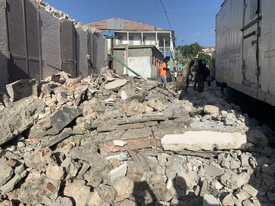 海地乱上加乱：总统遇刺风波未走出 又遇7.3级强震