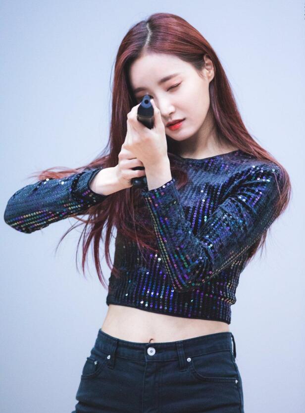 【蜗牛棋牌】YEONWOO 韩国女子组合MOMOLAND成员生活照鉴赏