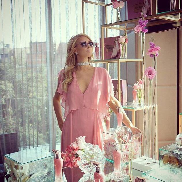 【蜗牛棋牌】帕丽斯·希尔顿 市值30亿英镑的希尔顿集团继承人之一美照鉴赏