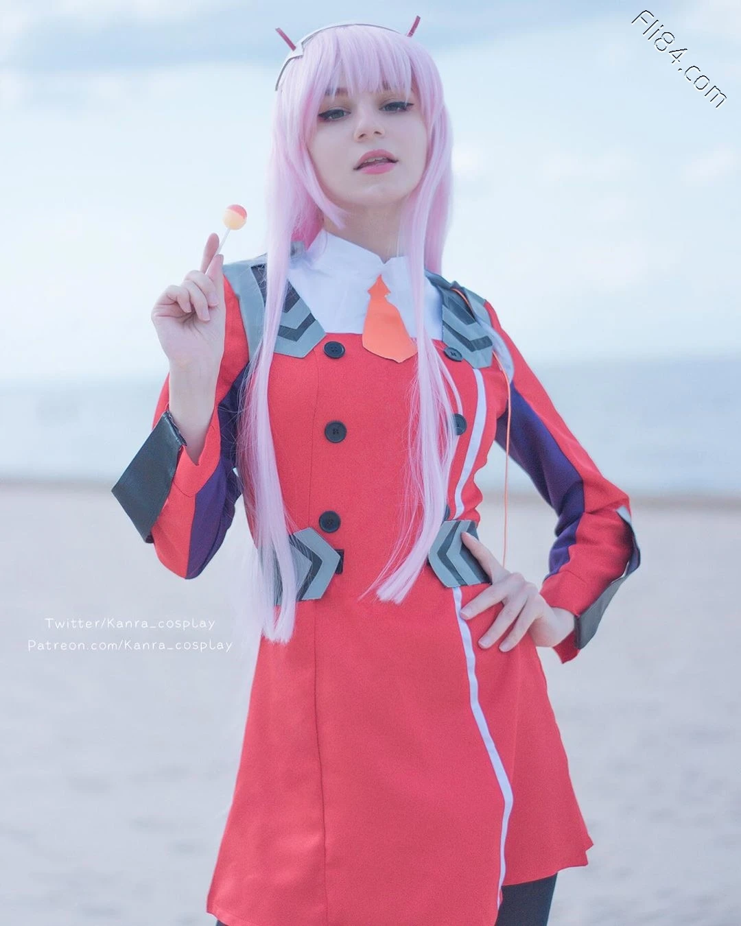 白俄罗斯coser"Kanra Collins"变身小护士瞬间让人心动！