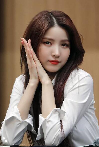 【蜗牛棋牌】金韶情 韩国女子组合GFRIEND成员美照鉴赏