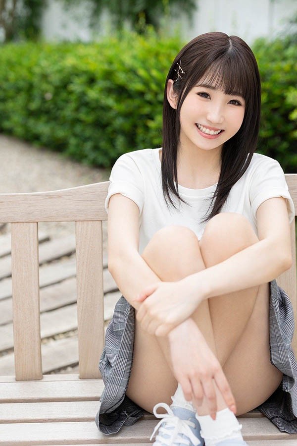 【蜗牛棋牌】爸妈我不当尼特族了!好学生的她笑淫淫地当AV女优!