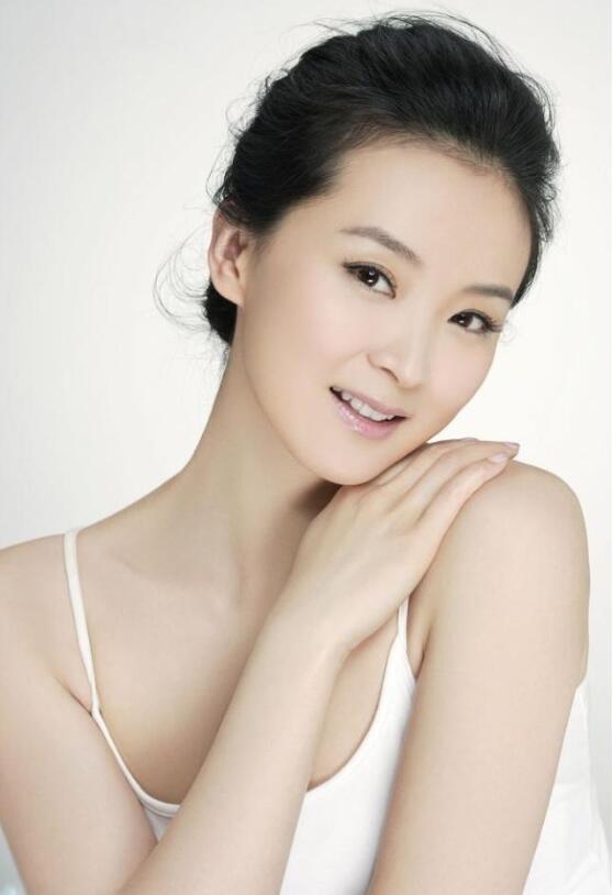 【蜗牛棋牌】王艳 “品牌中国”十大杰出女性颁奖盛典品牌中国公益女性奖女星美照分享及个人资料