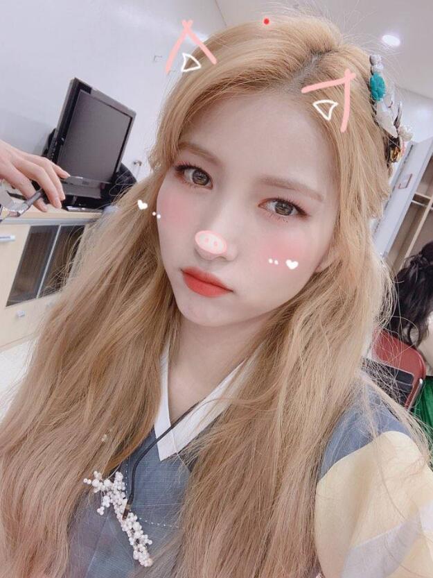 【蜗牛棋牌】金韶情 韩国女子组合GFRIEND成员美照鉴赏
