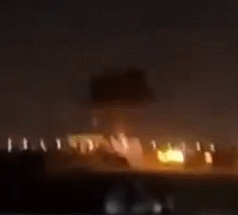 美军驻伊拉克基地遭无人机袭击 机场附近爆炸数次