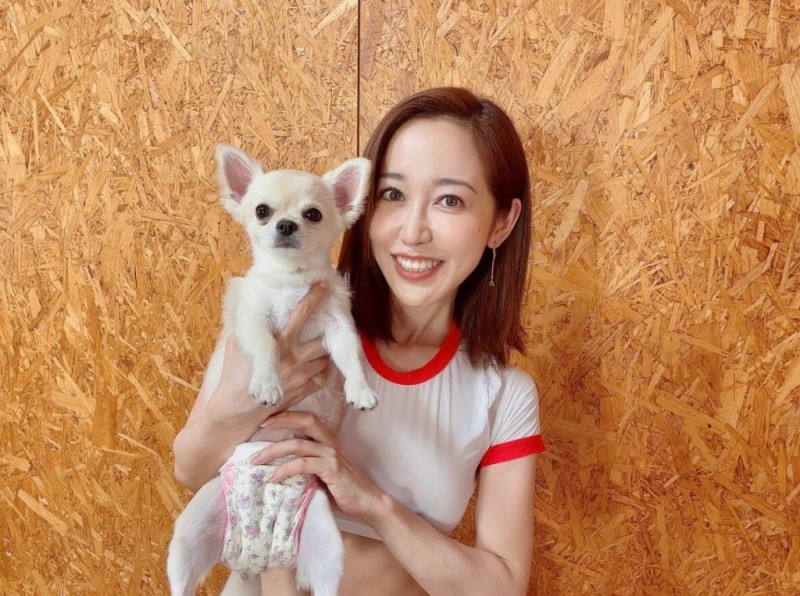 【蜗牛棋牌】筱田优(篠田ゆう)新作品没钱交租的美妻沦为房东的禁脔
