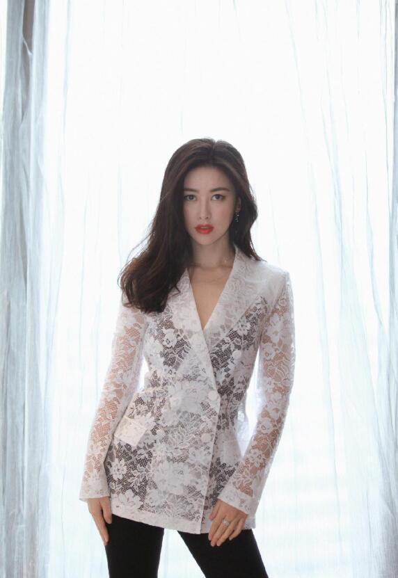 【蜗牛棋牌】朱珠 MTV VJ大赛北京赛冠军美照鉴赏