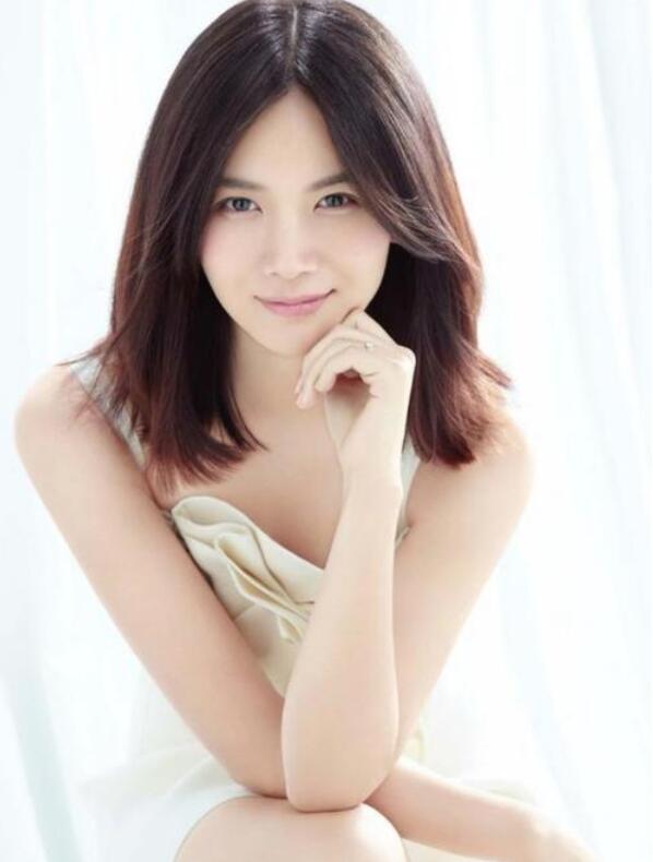 【蜗牛棋牌】胡可 国内最具人气女演员美照分享及个人资料