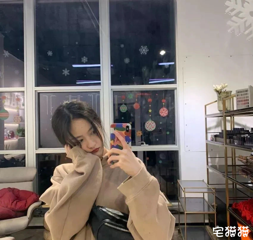 微博上一对神仙颜值的姐妹花@章馨心Erin@章馨贝