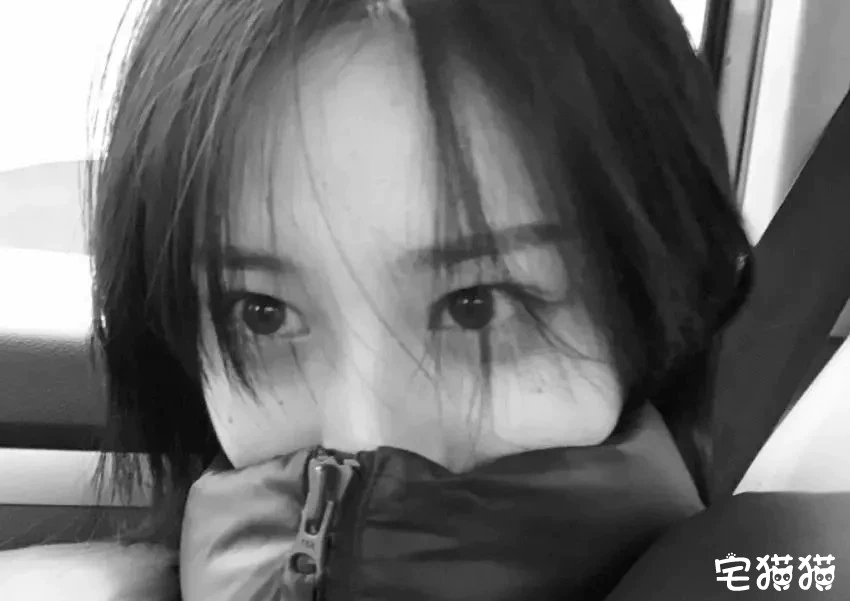 微博上一对神仙颜值的姐妹花@章馨心Erin@章馨贝