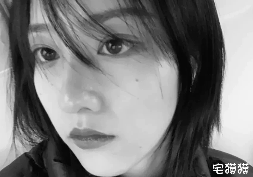 微博上一对神仙颜值的姐妹花@章馨心Erin@章馨贝