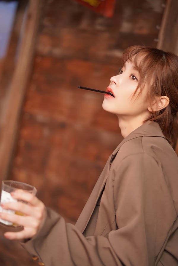 【蜗牛棋牌】大奶萝莉“桃乃木かな”M属性超实用，神级颜值被网公们求撤照