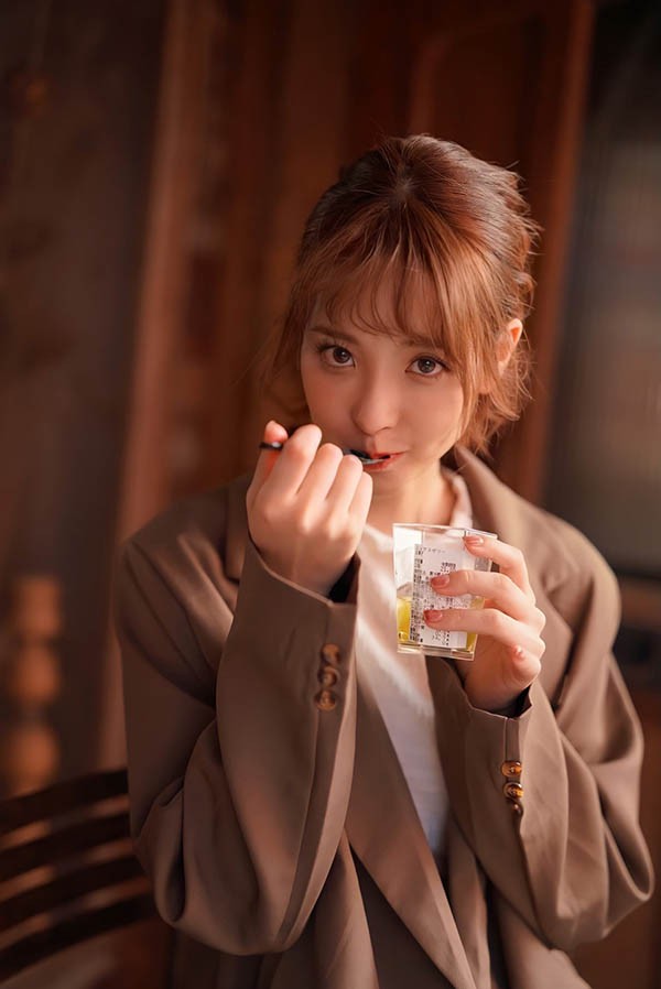 【蜗牛棋牌】大奶萝莉“桃乃木かな”M属性超实用，神级颜值被网公们求撤照