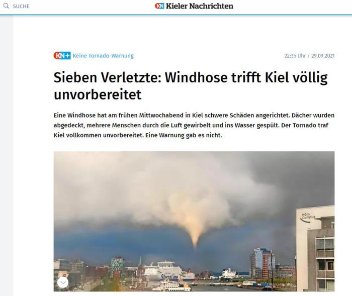巨大龙卷风席卷德国基尔：屋顶被掀翻 船只脱离水面