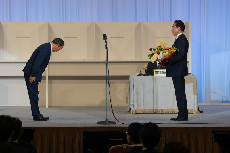 【蜗牛棋牌】菅义伟内阁总辞职,岸田内阁阵容浮出水面
