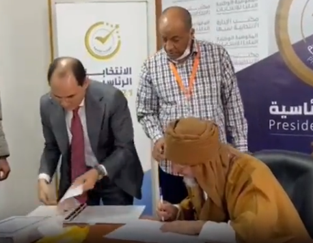 卡扎菲之子参选利比亚总统 现身站点登记