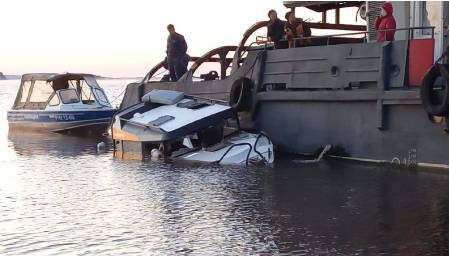 【蜗牛棋牌】俄罗斯2艘船只在伏尔加河相撞 致4人死亡