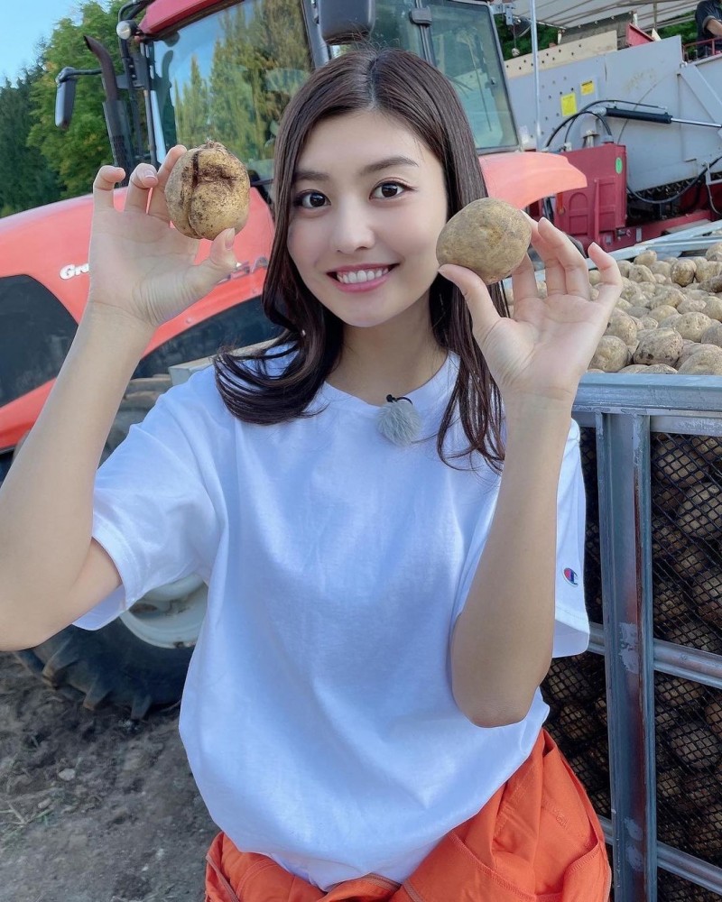 【蜗牛棋牌】[网络美女]田舍农妇「林ゆめ」颜值超高种出的马铃薯一样又圆又大