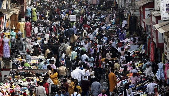 【蜗牛棋牌】印度即将成世界第一人口大国，红利还是陷阱？