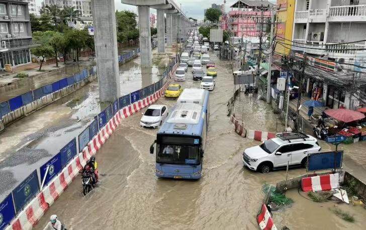 【蜗牛棋牌】泰国首都曼谷遭遇数十年来最强降雨