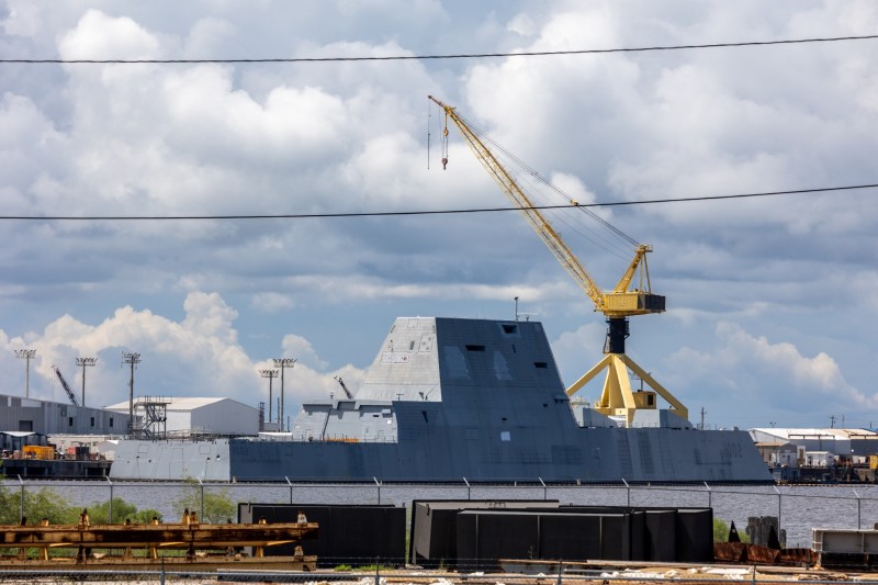 美“朱姆沃尔特”级驱逐舰计划明年改装高超导弹