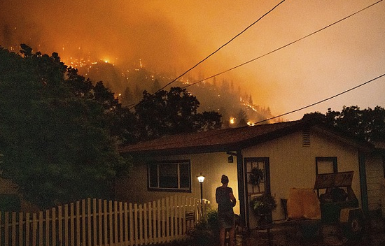 【蜗牛棋牌】美国53处大规模山火在燃烧 加州出现今年最大山火
