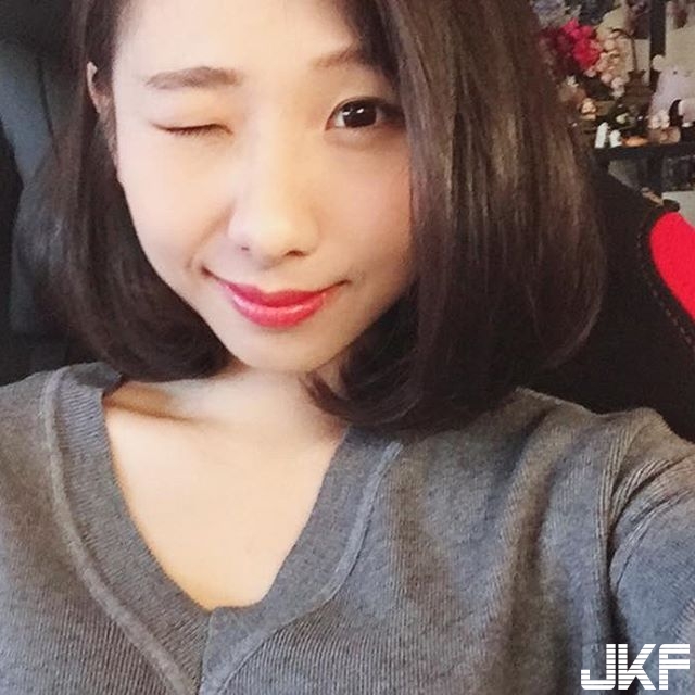 【蜗牛棋牌】長相超清新遊戲實況主「Lulu」姣好身材還有「未成年顏值」讓人想對她犯規了！