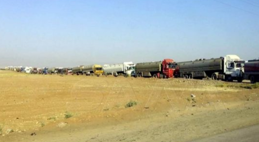 美军持续掠夺叙利亚石油资源 又出动50辆油罐车偷油