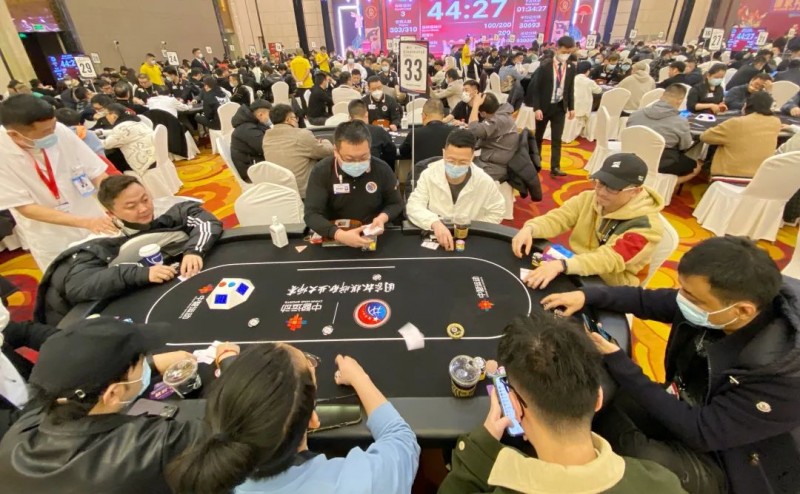 【EV扑克】国家杯横店站火爆!主赛甲组461人引燃赛场气氛,杨向辉坐拥373000记分牌携手122人晋级复赛