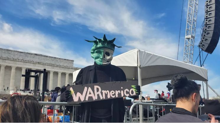 俄媒：“反战”抗议者聚集华盛顿，要求解散北约