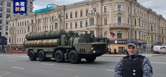 【蜗牛棋牌】俄罗斯在莫斯科红场举行胜利日阅兵第二次夜间彩排