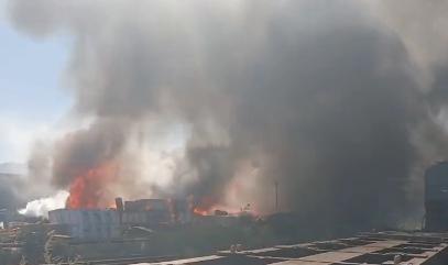 外媒：俄黑海新罗西斯克石油码头发生大火